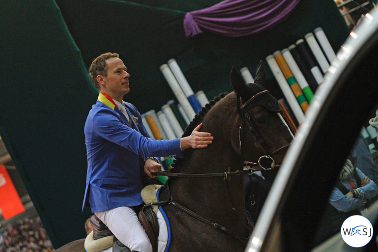 (c) World of Showjumping