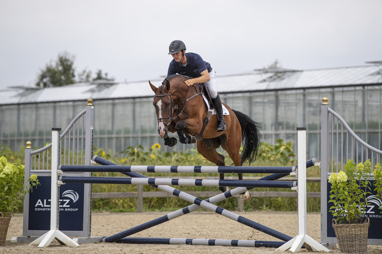 NOGANA VAN HET PEGGERSHOF (OGANO SITTE X LEADER M)