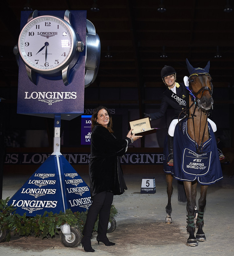 Photo FEI/Manuel Queimadelos/Oxer Sports