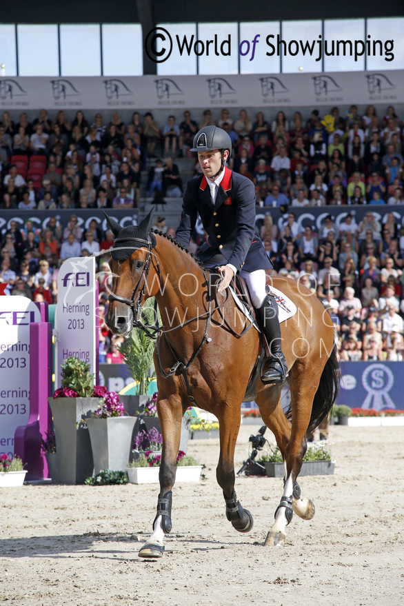 While Scott Brash took his celebration a little easier - despite riding double clear on Hello Sanctos. 