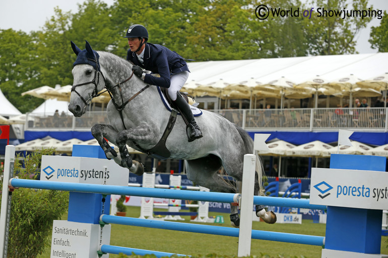 Daniel Deusser was last to go in the jump-off and managed to win the Poresta Youngster Cup Final riding the 8 year old Comtesse v. Ertsenhof Z (Calvaro Z x Ogano Sitte). 