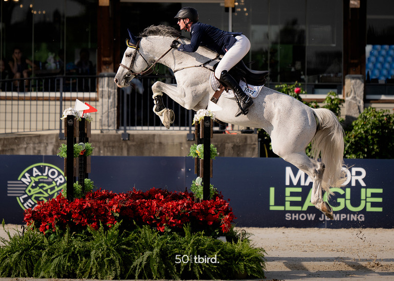 Daniel Coyle and Gisborne VDL. Photo ©tbird/Quinn Saunders