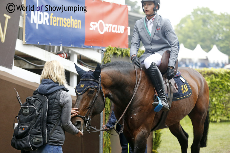 My making sure that Nicola Philippaert's H&M Forever D Arco Ter Linden gets his candy after a fantastic second round. 