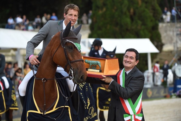 Henrik von Eckermann won the Grand Prix in Rome on Cantinero. Photo (c) CSIO Roma/Proli.