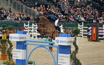 Kathi Offel with Lord Larry. Photo (c) Jenny Abrahamsson.