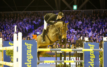 Frank Schuttert with Arc de Triomphe. Photo (c) Jenny Abrahamsson.