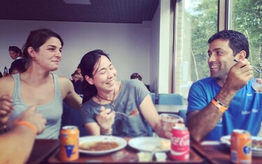 Caro, Celia and Esmar... never a dull moment with these three!