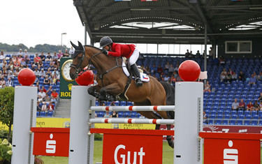 Emma Augier de Mouossac with Charly Brown 