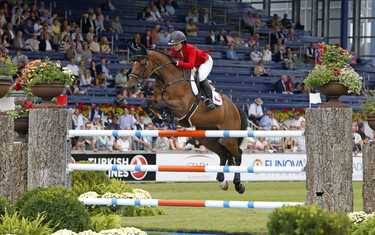 Emma Augier de Mouossac with Charly Brown 