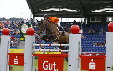 Maikel van der Vleuten with VDL Groep Verdi TN NOP