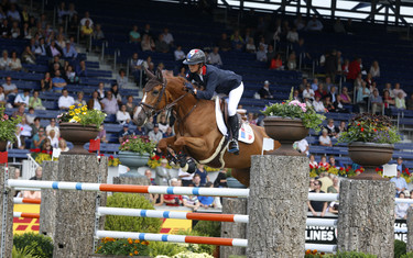 Penelope Leprevost with Flora de Mariposa