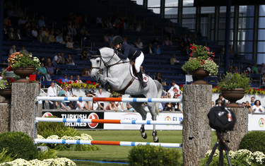 Victoria Gulliksen with Bokai