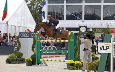 Lauren Hough with Ohlala