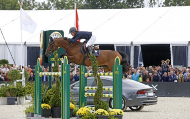 Lauren Hough with Ohlala