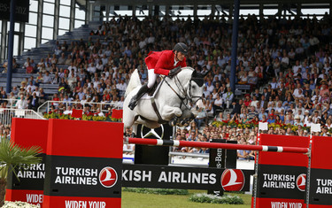 Daniel Deusser with Cornet d'Amour 