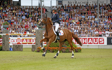 Penelope Leprevost with Flora de Mariposa