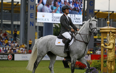 Sergio Alvarez Moya with Carlo 273