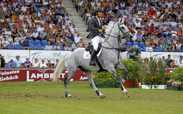 Sergio Alvarez Moya with Carlo 273