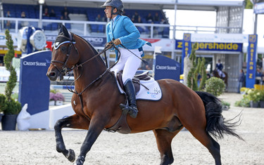 Danielle Goldstein with Dartbreaker 