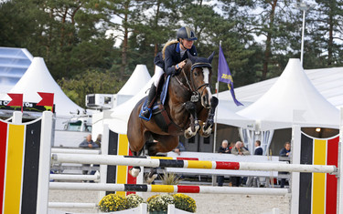 Kim Hoogenraat with Rubio Monocoat Electric
