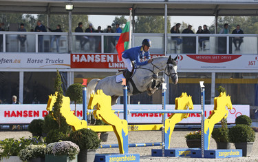 Christian Ahlmann with Cornwell
