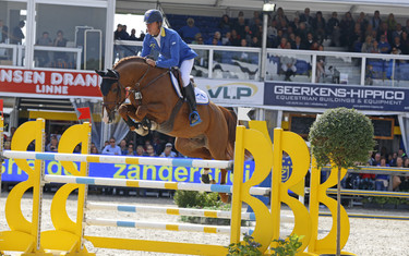 Christian Ahlmann with Take a Chance on Me Z