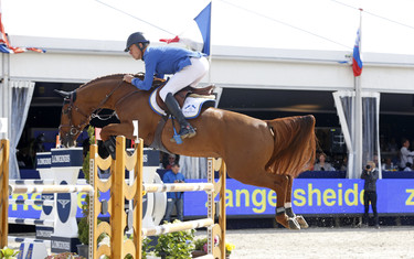 Christian Ahlmann with Take a Chance on Me Z