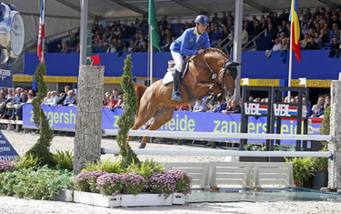 Christian Ahlmann with Take a Chance on Me Z