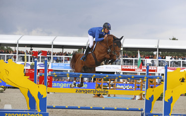 Christian Ahlmann with Take a Chance on Me Z
