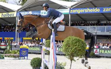Delphine Goemaere with Kaspara Dh