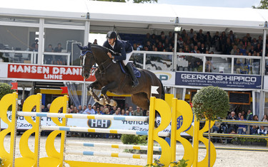 Maikel van Mierlo with Earley