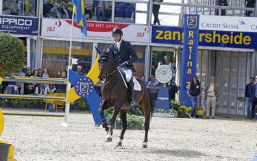 Pieter Clemens with Diamond Flying