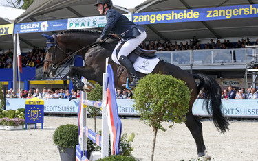Pieter Clemens with Diamond Flying