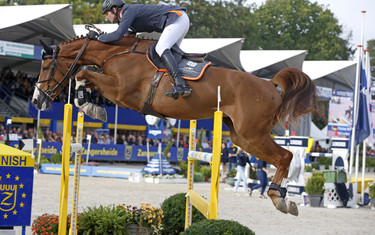 Florian Meyer zu Hartum with La Barca