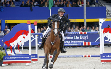 Gudrun Patteet with Sea Coast B52 F Z