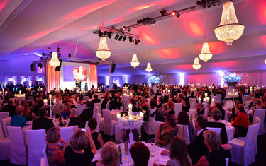 Festive atmosphere during the annual P.S.I. Chartity gala dinner.