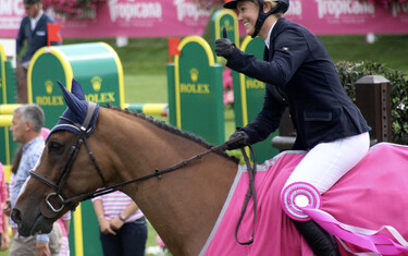 (c) World of Showjumping