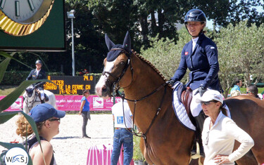 (c) World of Showjumping