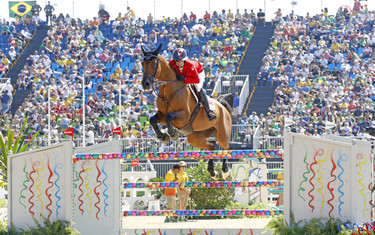 Amy Millar, Heros
