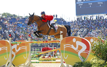 Amy Millar, Heros