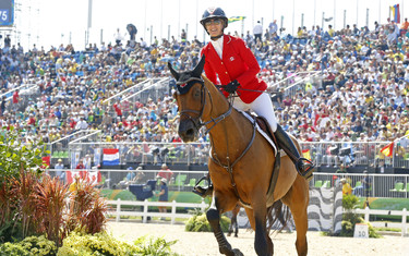 Amy Millar, Heros