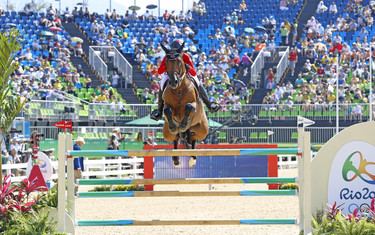 Amy Millar, Heros