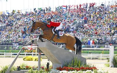 Amy Millar, Heros