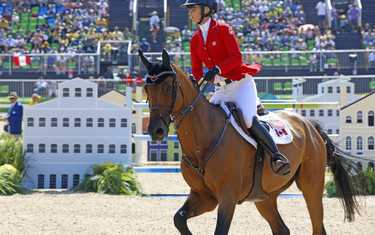 Amy Millar, Heros