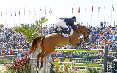 Roger Yves Bost, Sydney Une Prince
