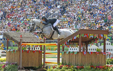 Sergio Alvarez Moya, Carlo 273