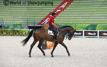 Conrad de Hus looked ready to go for Gregory Wathelet.