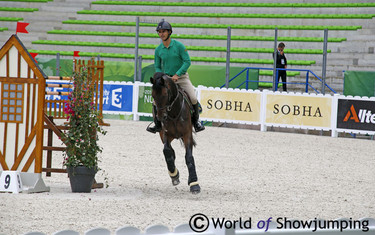 Rodrigo Pessoa and Status looked full of confidence as they rode around the ring.