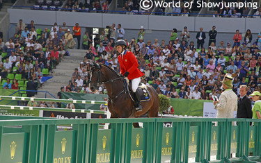 Beezie was the first to take on Casall Ask after Rolf, here warming up within the three minutes allowed.