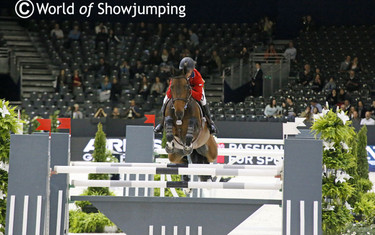 Kent Farrington gave it a go on Blue Angel, but the b-element in the combination at four hit the ground.